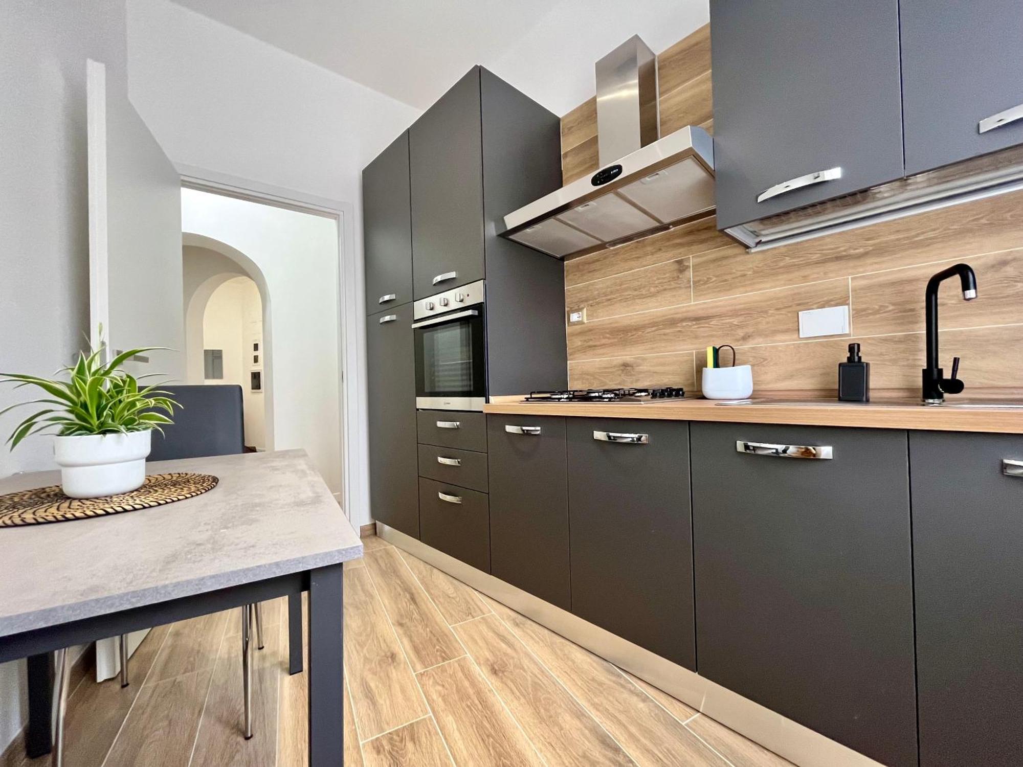 Apartamento Pyramidhouse - 100mq With View - 2km From The Colosseum *