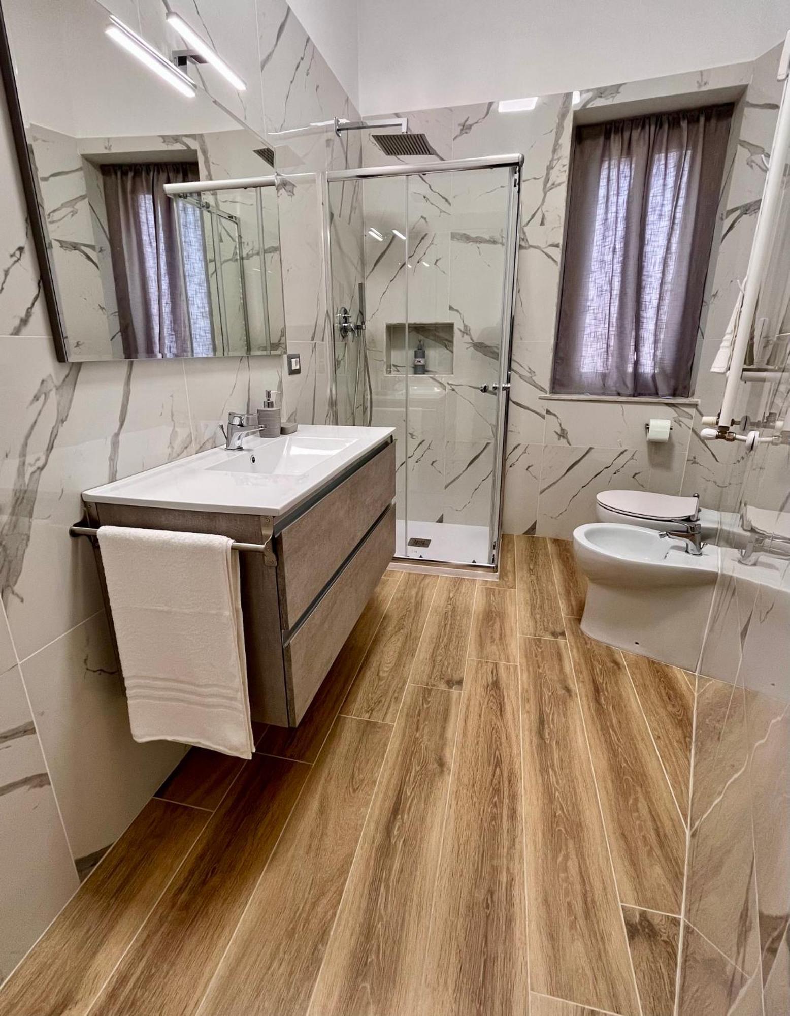 Appartamento Pyramidhouse - 100mq With View - 2km From The Colosseum Roma